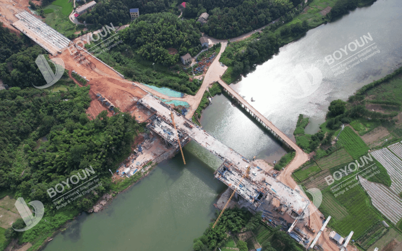 Cantilever форма Traveler проект для моста через реку Лу в лилу