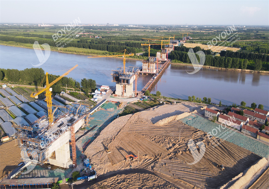 Cantilever форма путешественника с основным размахом 150-200 метров