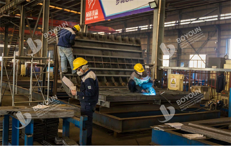 Когда мосты должны использовать сварные швы первого класса?