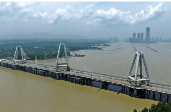 Гирдерный мост стальной коробки