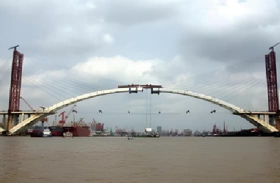 Стальной арковый мост